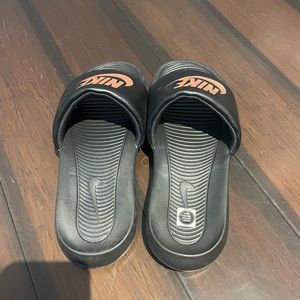 women’s nike slides